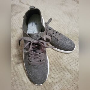 Clark's Cloud Collection Nova Glint in Dark Olive Size 8.5